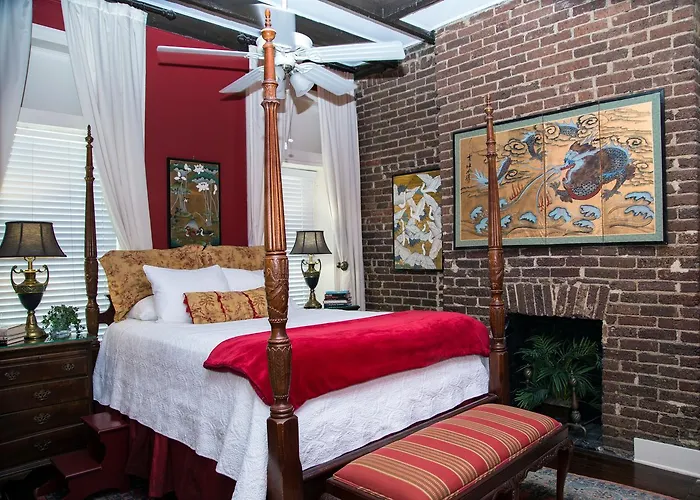 Savannah Inn